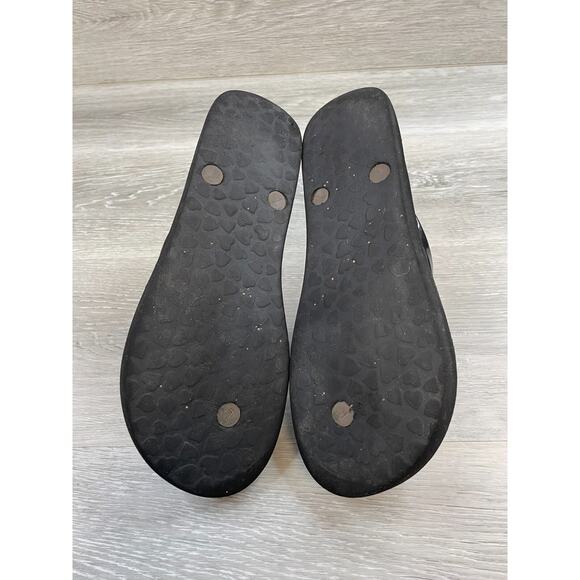 Brighton Women's US 10 Black Patent Rubber Slip-On Flat Flip-Flop Thong Sandal - Picture 6 of 9